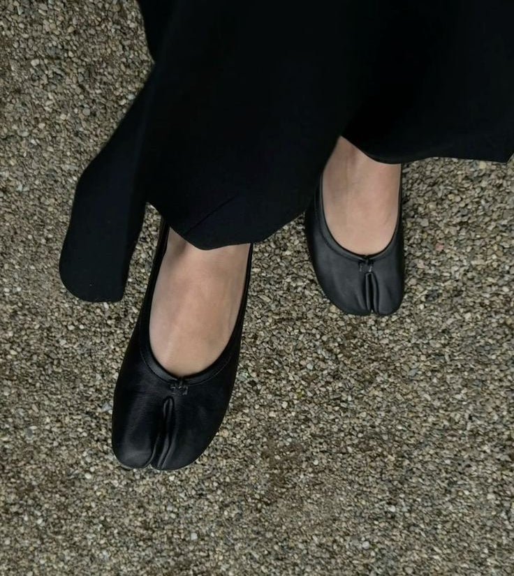 Elizabeth Split Toe Ballet Flats