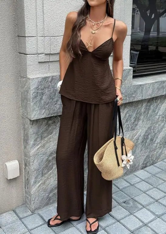 Odette Derin V Yaka Askılı Bluz ve Geniş Paçalı Pantolon Takımı