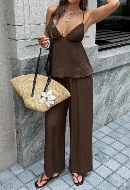 Odette Derin V Yaka Askılı Bluz ve Geniş Paçalı Pantolon Takımı