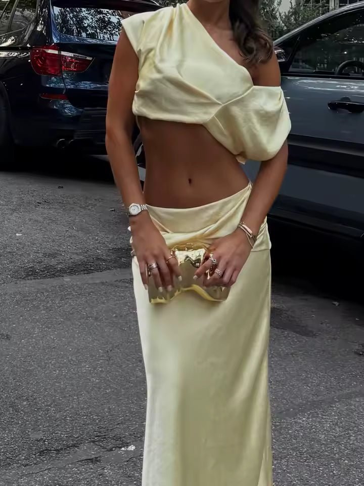 Arlette Saten Pileli Kısa Üst ve Etek Takımı