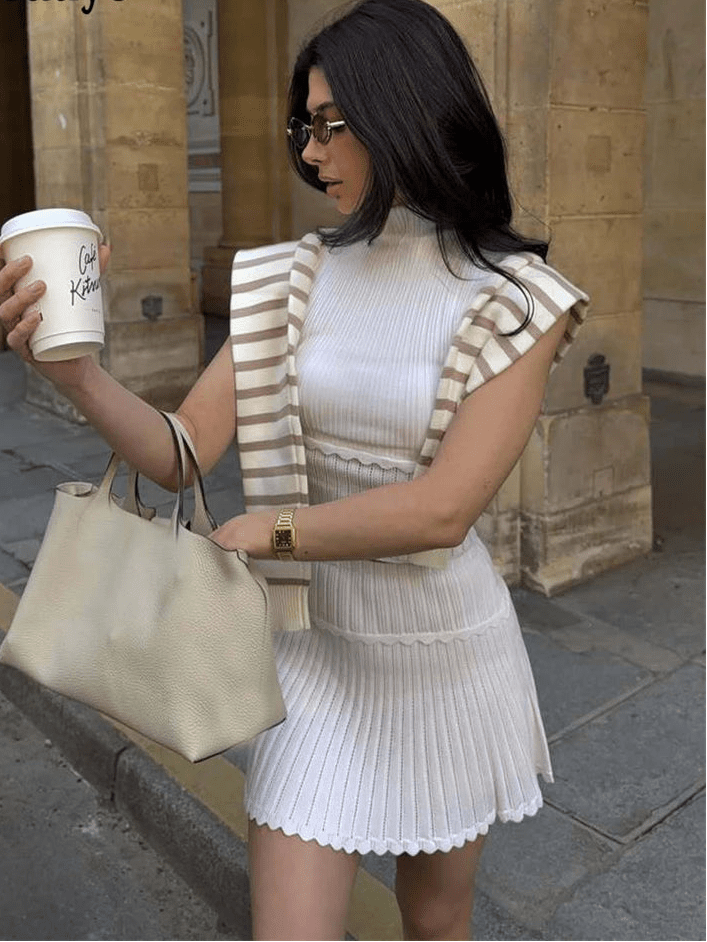 Kelly İki Parçalı Örgü Crop Top ve Pileli Mini Etek Takımı