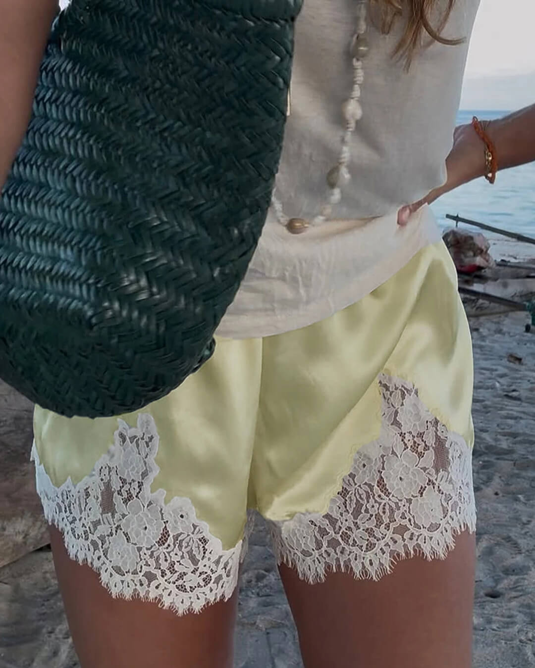 Shaina Dantel Detaylı Saten Şort
