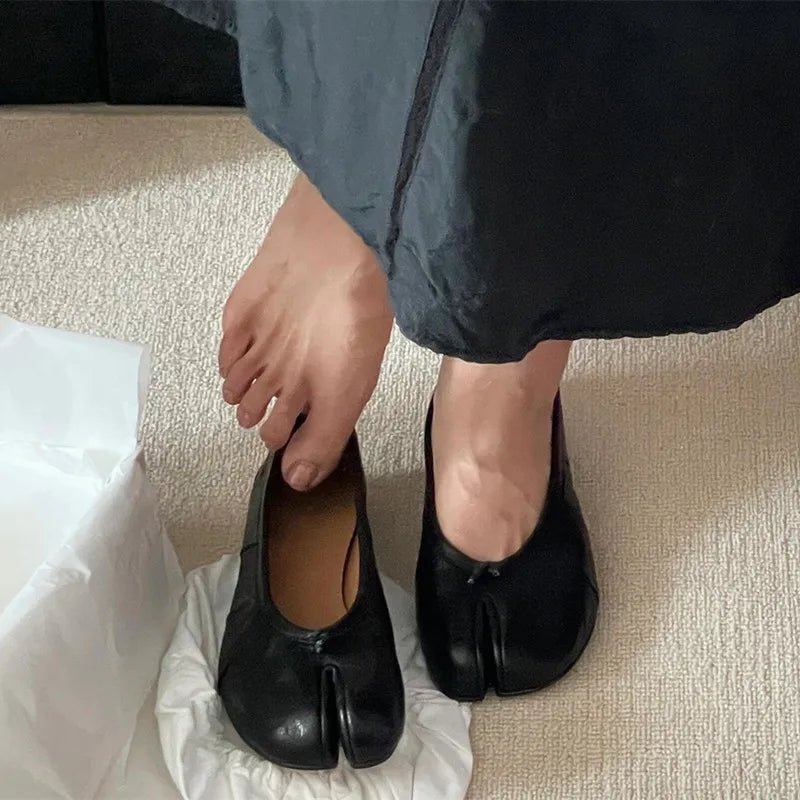 Bianca Parmak Arası Deri Terlikler