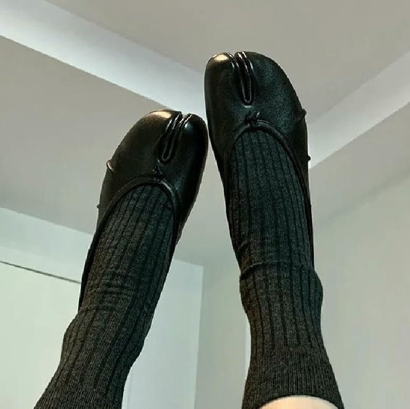 Bianca Parmak Arası Deri Terlikler